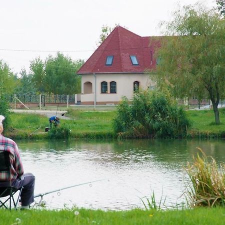 Hotel Tiszavilág Pihenőház Tiszakécske Exterior foto