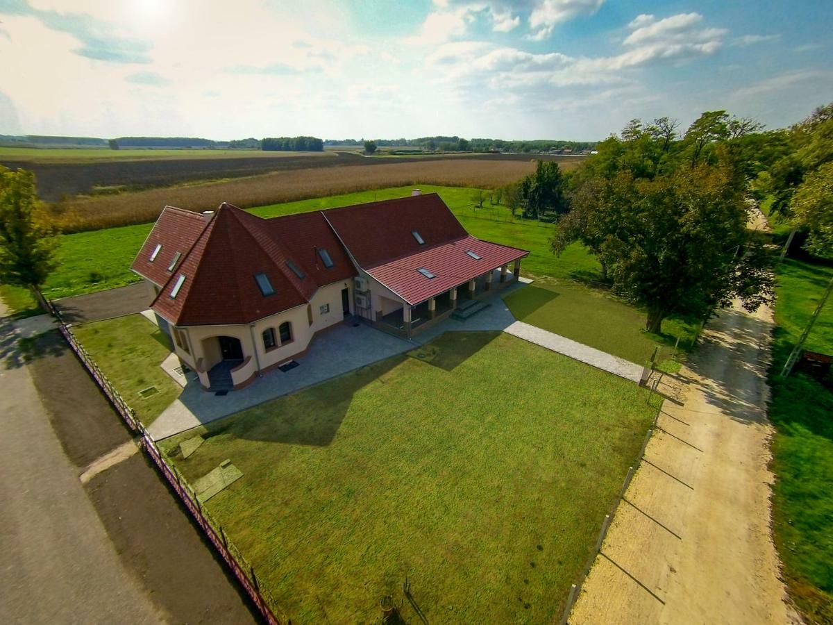 Hotel Tiszavilág Pihenőház Tiszakécske Exterior foto